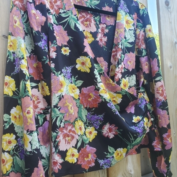 LUSH Floral Wrap Long Sleeve Blouse Medium - Picture 6 of 9